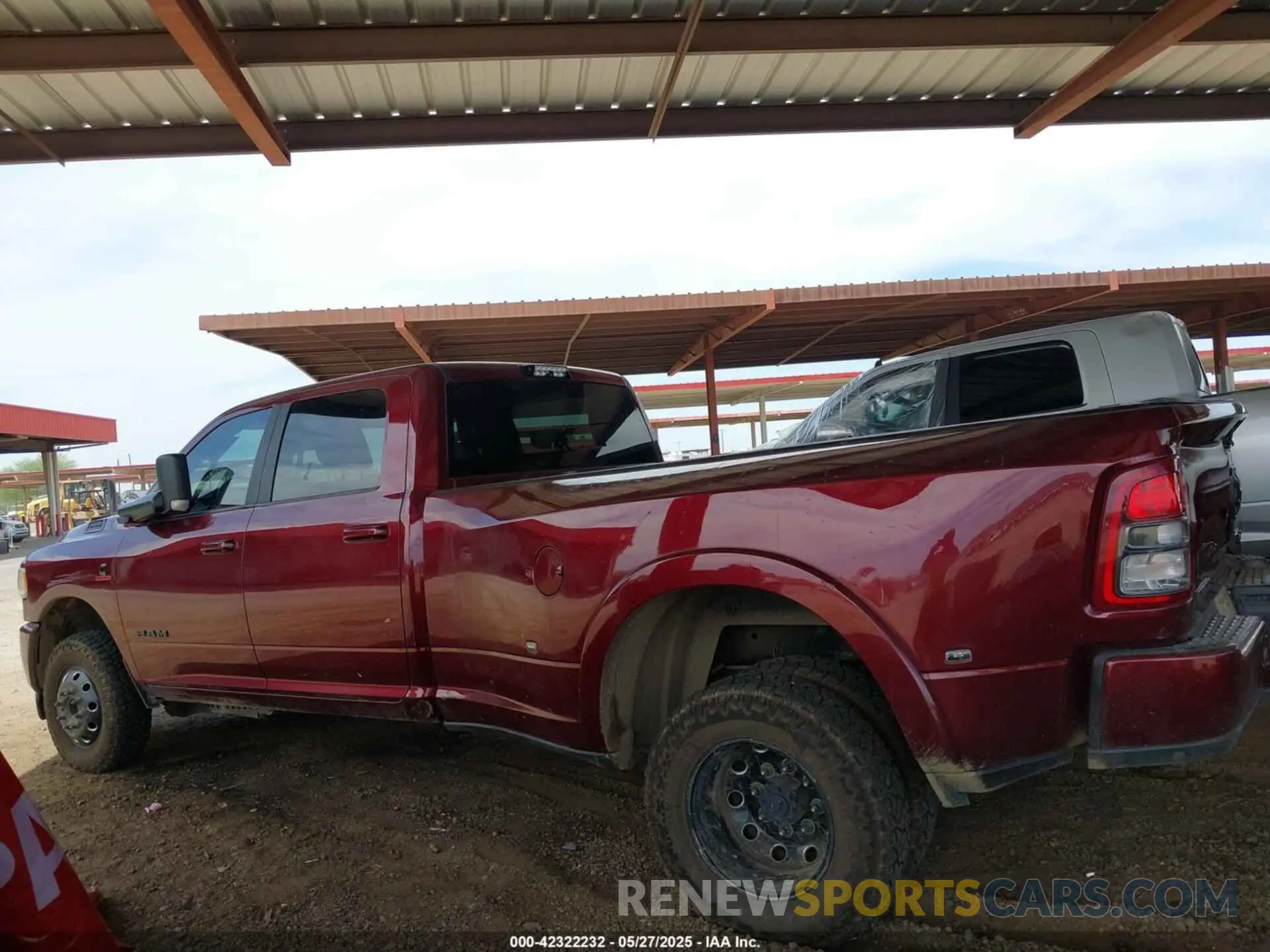 18 Photograph of a damaged car 3C63RRHLXMG550739 RAM 3500 2021