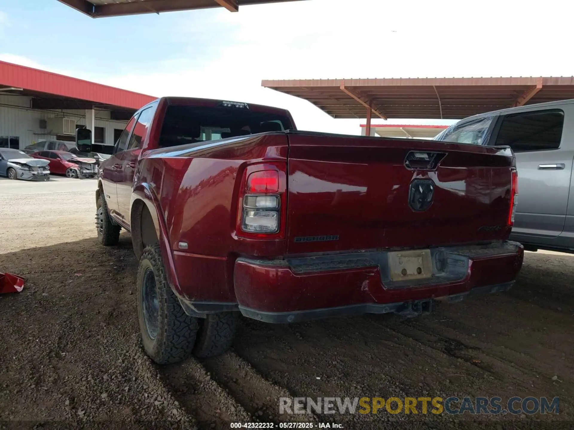 3 Photograph of a damaged car 3C63RRHLXMG550739 RAM 3500 2021