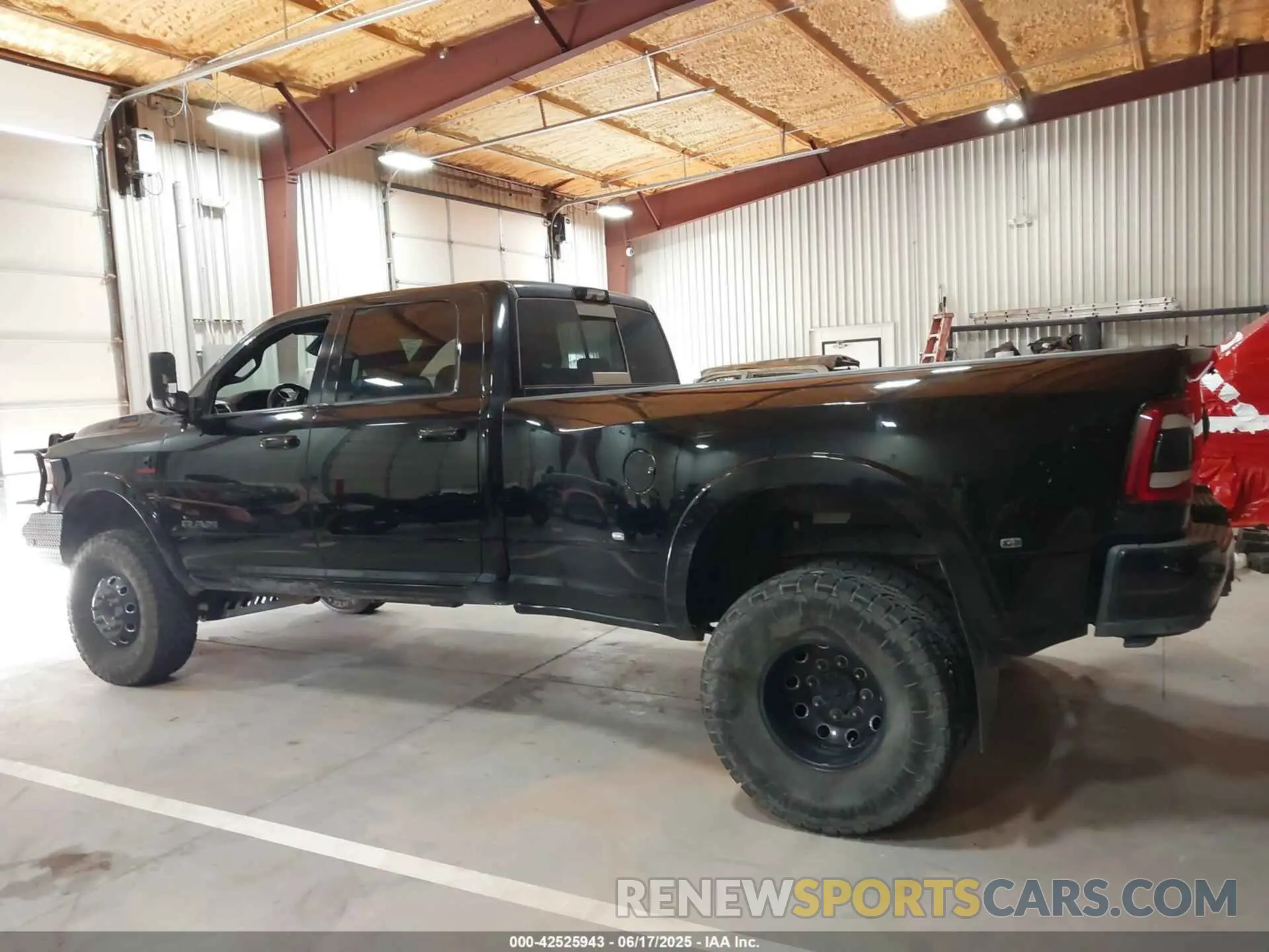 16 Photograph of a damaged car 3C63RRJL7MG550174 RAM 3500 2021