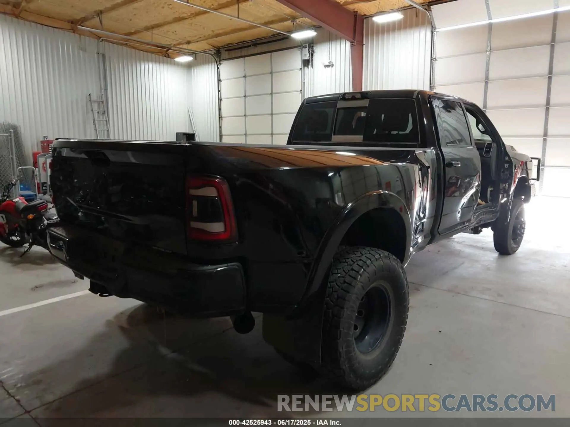 4 Photograph of a damaged car 3C63RRJL7MG550174 RAM 3500 2021