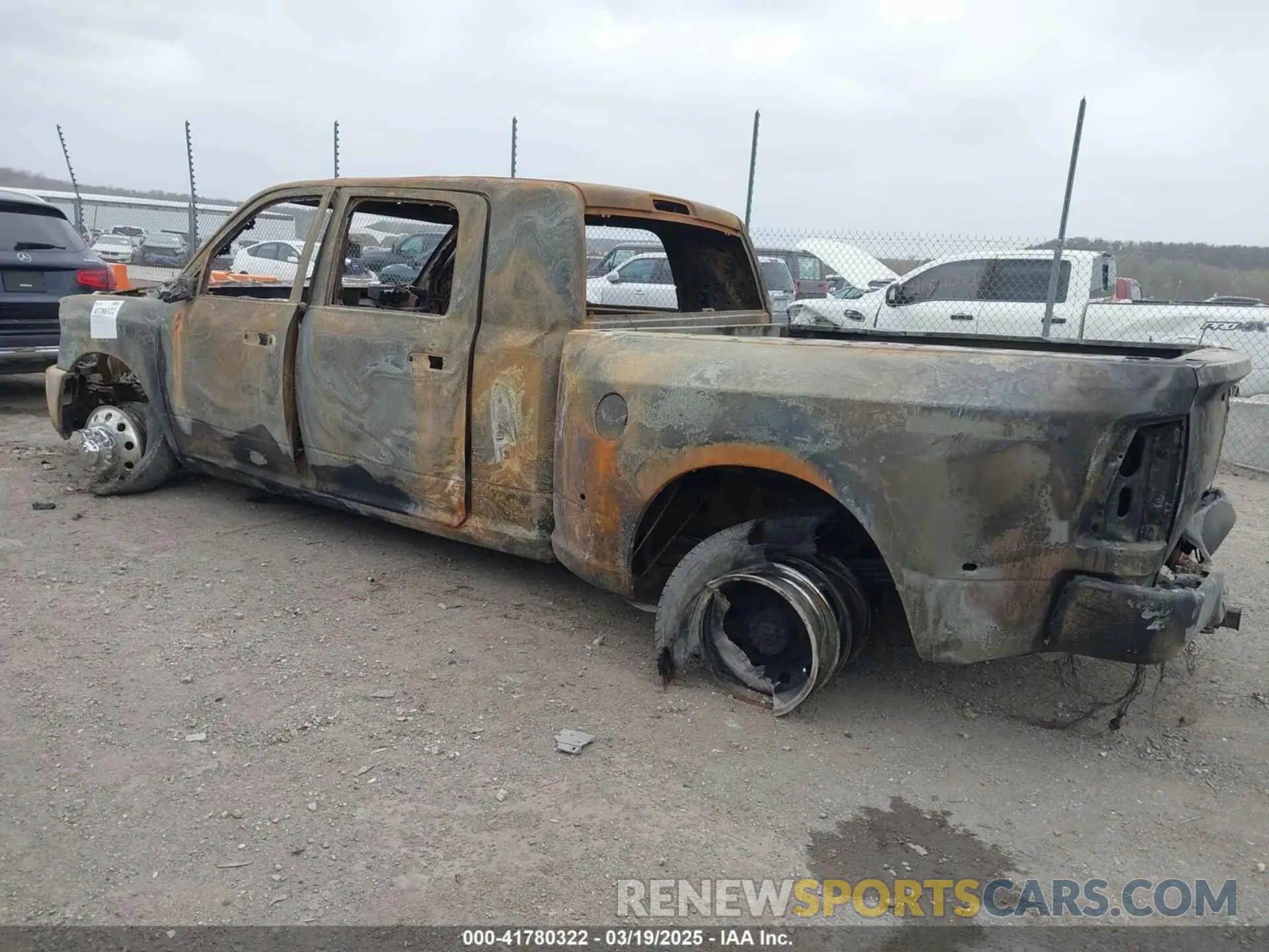 3 Photograph of a damaged car 3C63RRLL6MG689063 RAM 3500 2021