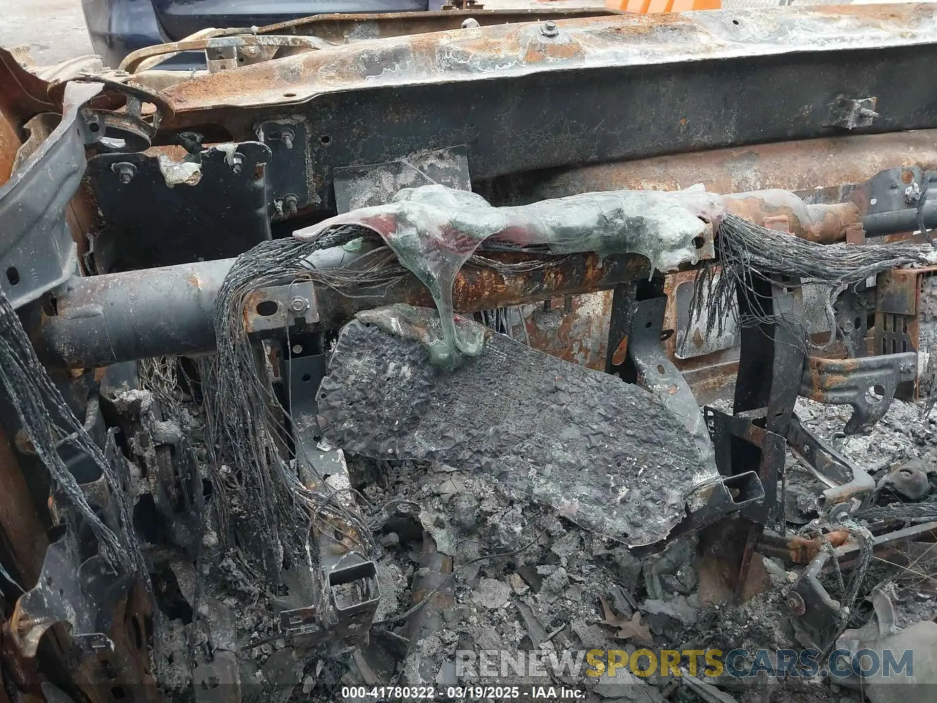 6 Photograph of a damaged car 3C63RRLL6MG689063 RAM 3500 2021