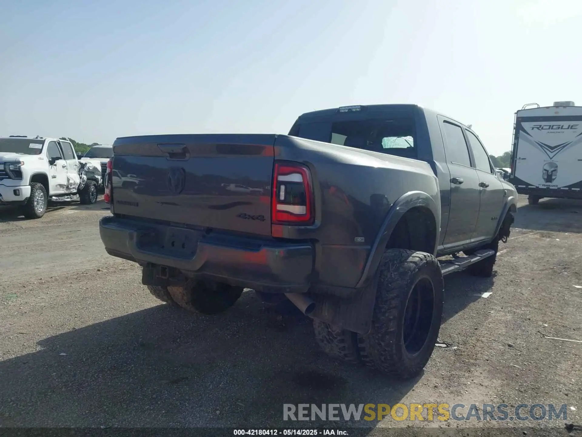 3 Photograph of a damaged car 3C63RRML5MG648115 RAM 3500 2021