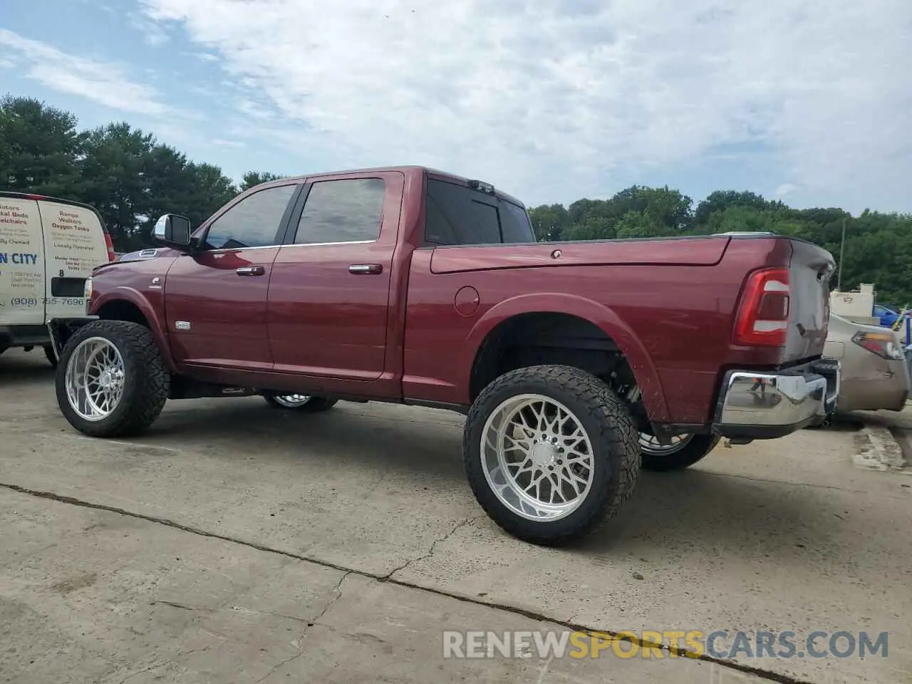 2 Photograph of a damaged car 3C63R3FL6NG191519 RAM 3500 2022