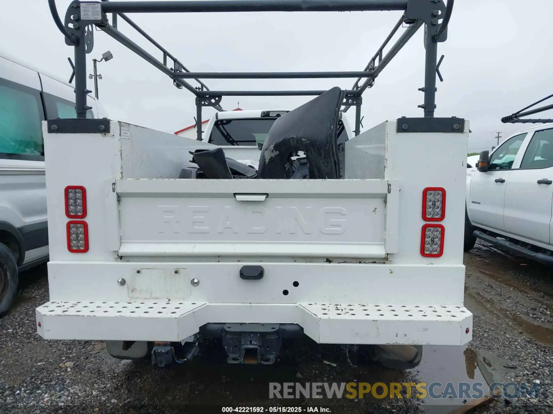 15 Photograph of a damaged car 3C63R3GJ5NG310870 RAM 3500 2022