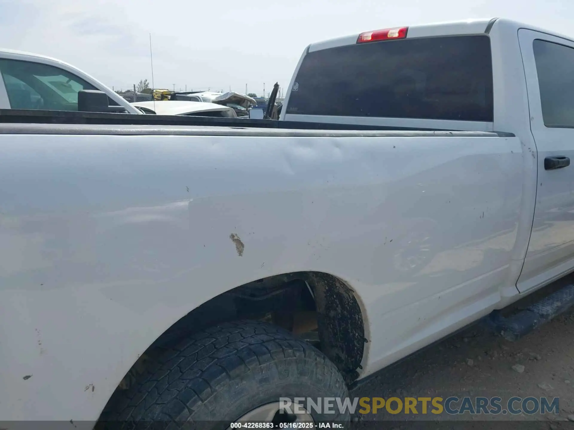 11 Photograph of a damaged car 3C63R3GJ8NG238708 RAM 3500 2022