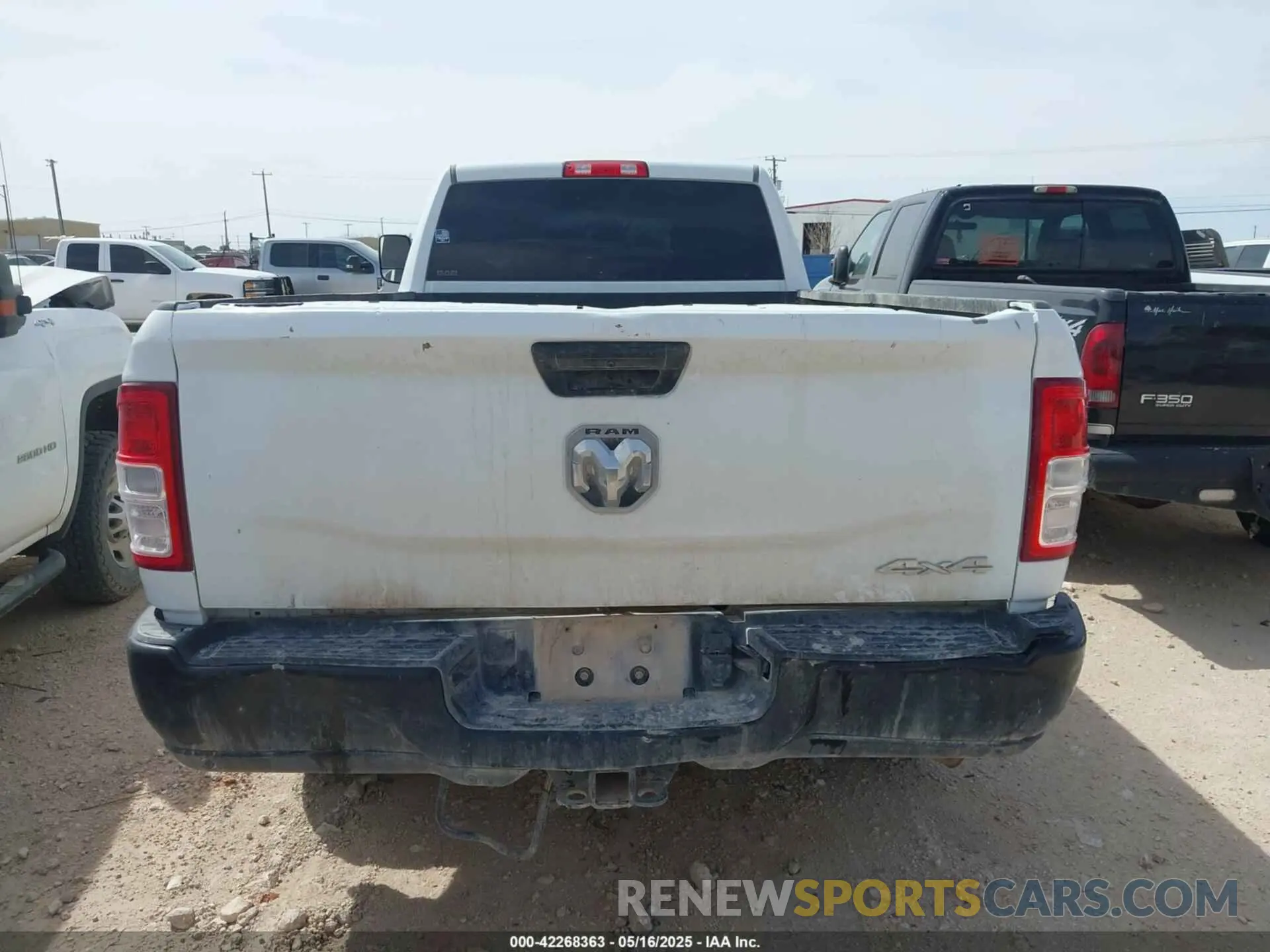 15 Photograph of a damaged car 3C63R3GJ8NG238708 RAM 3500 2022