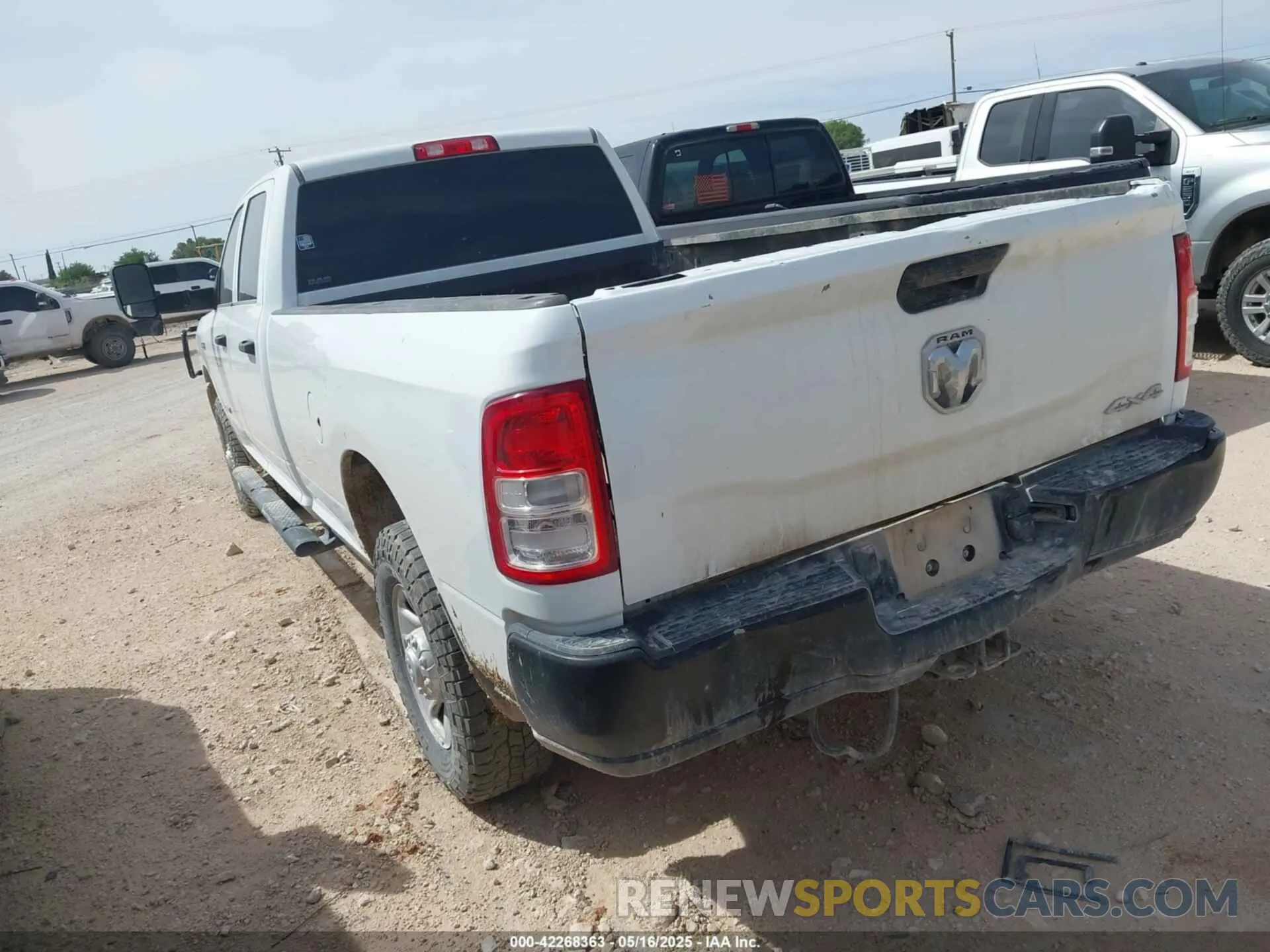 3 Photograph of a damaged car 3C63R3GJ8NG238708 RAM 3500 2022