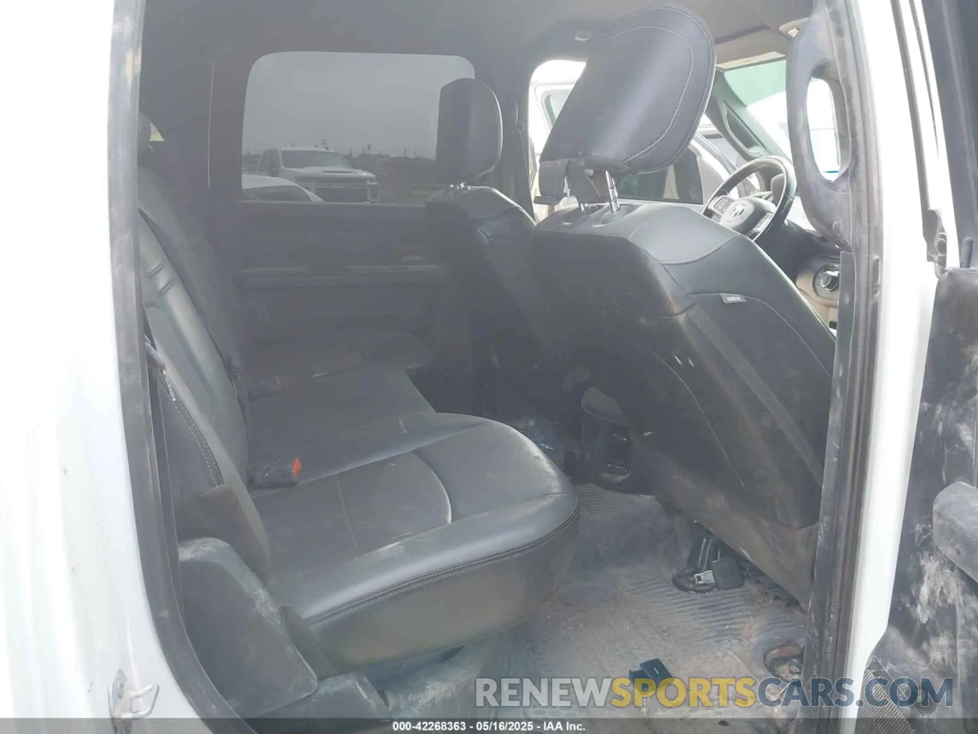 6 Photograph of a damaged car 3C63R3GJ8NG238708 RAM 3500 2022