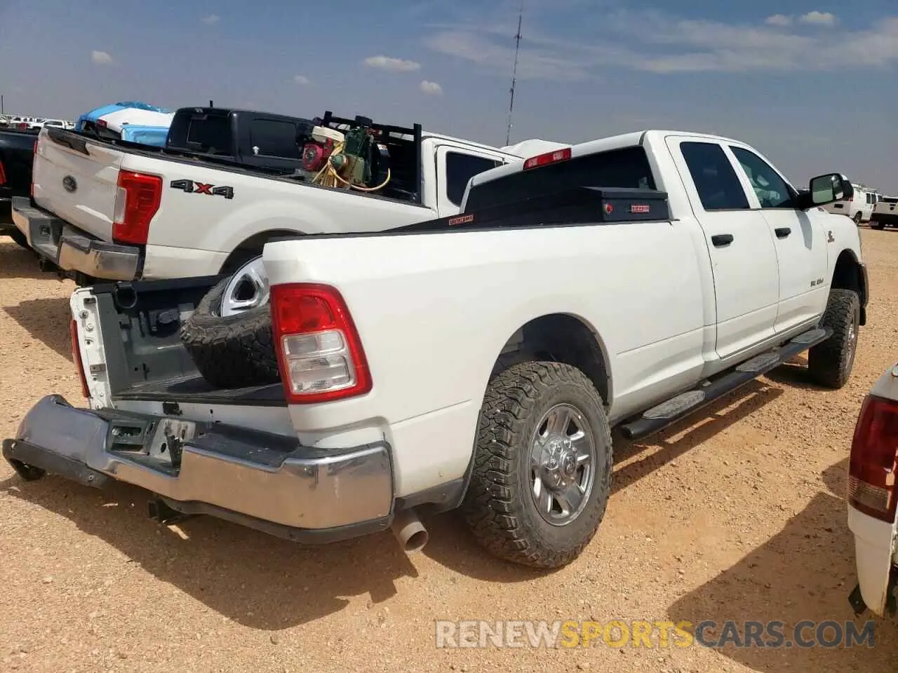 3 Photograph of a damaged car 3C63R3GL8NG343931 RAM 3500 2022