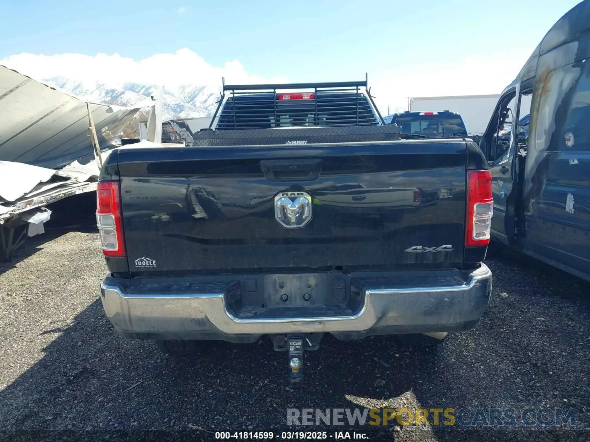 15 Photograph of a damaged car 3C63R3GLXNG175225 RAM 3500 2022