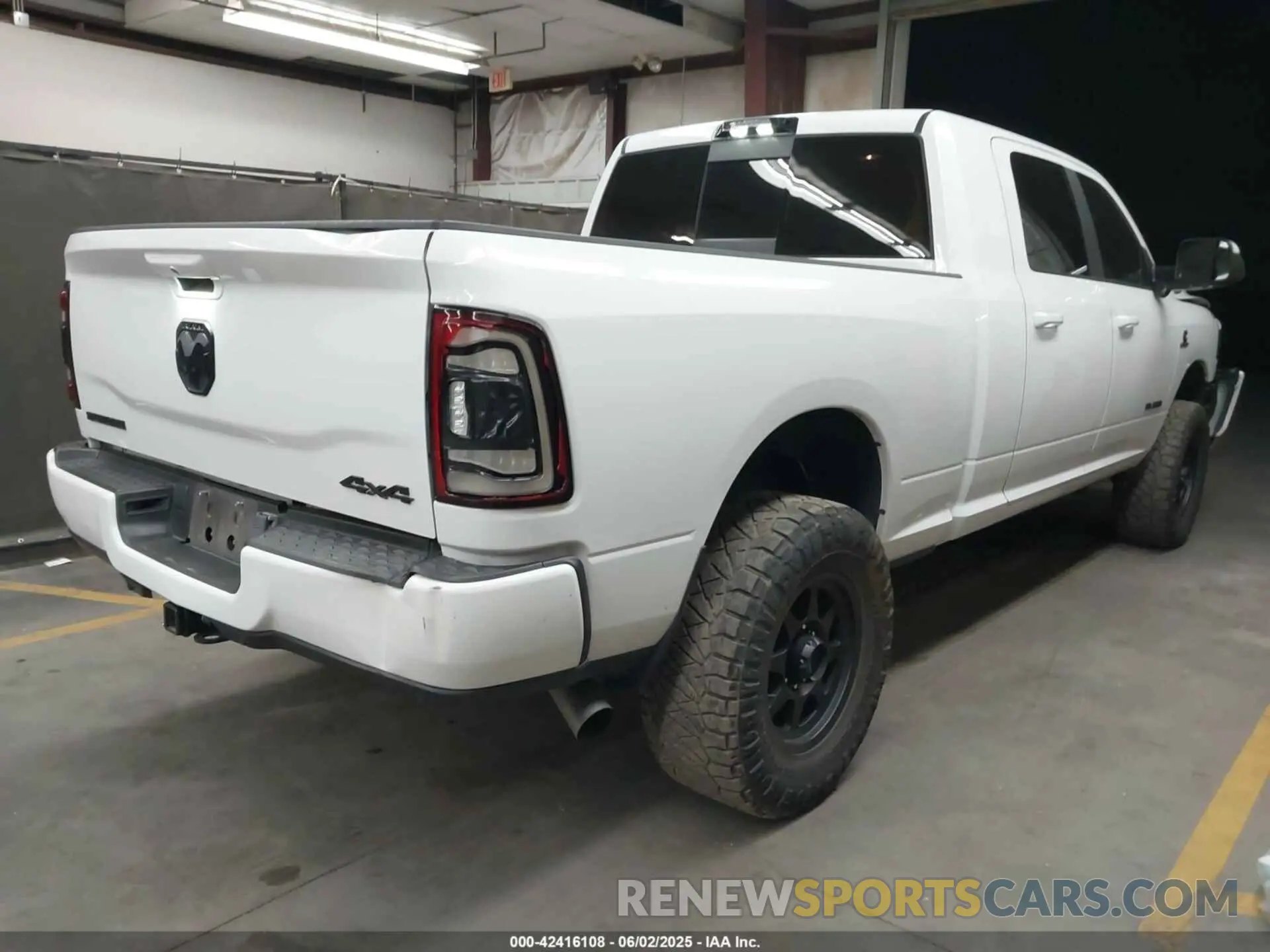 4 Photograph of a damaged car 3C63R3LL2NG188783 RAM 3500 2022
