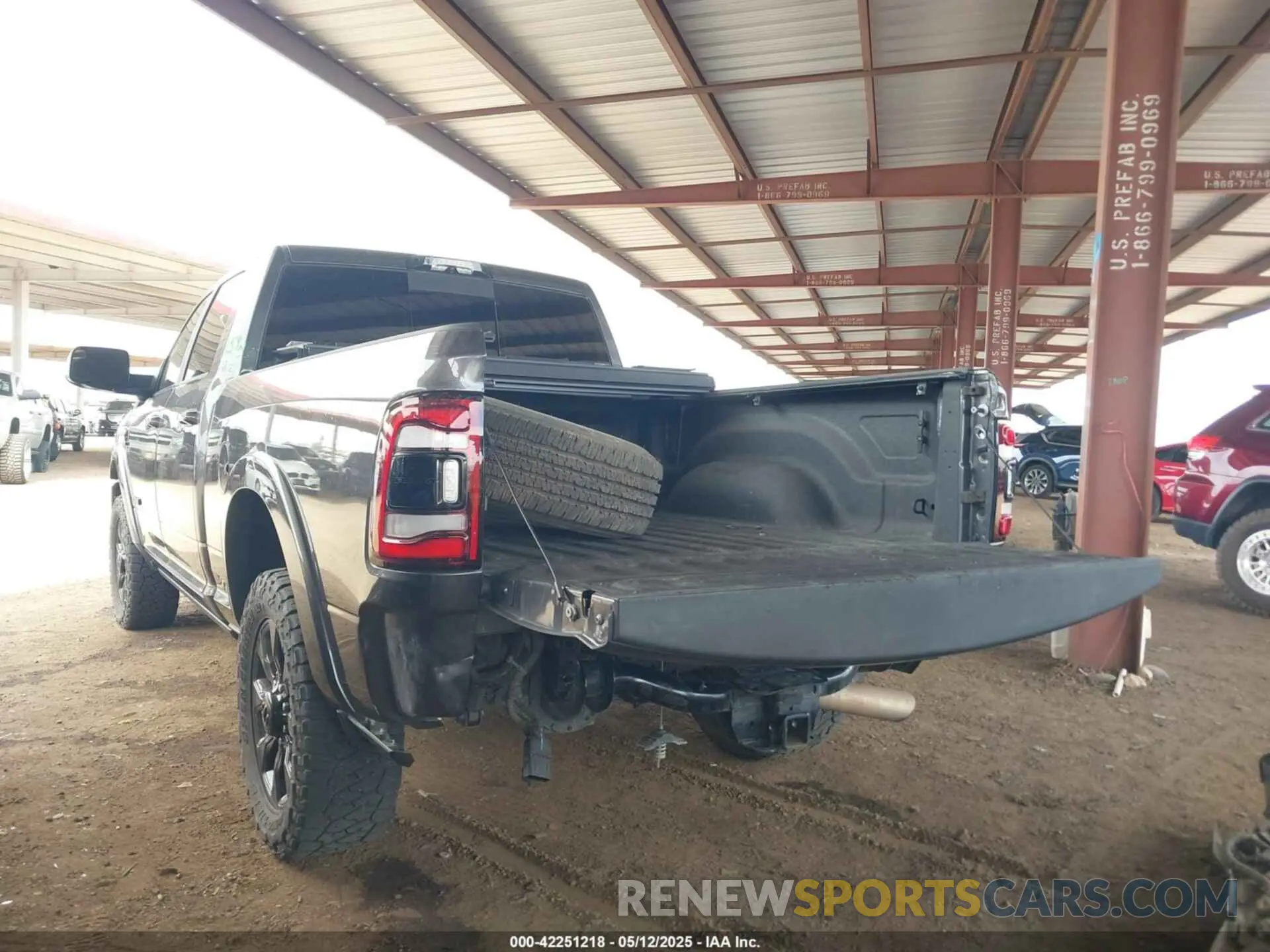3 Photograph of a damaged car 3C63R3SL9NG191097 RAM 3500 2022