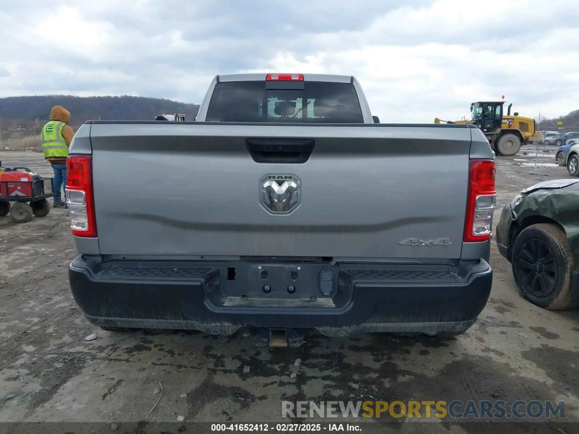 16 Photograph of a damaged car 3C63RRGL0NG114484 RAM 3500 2022