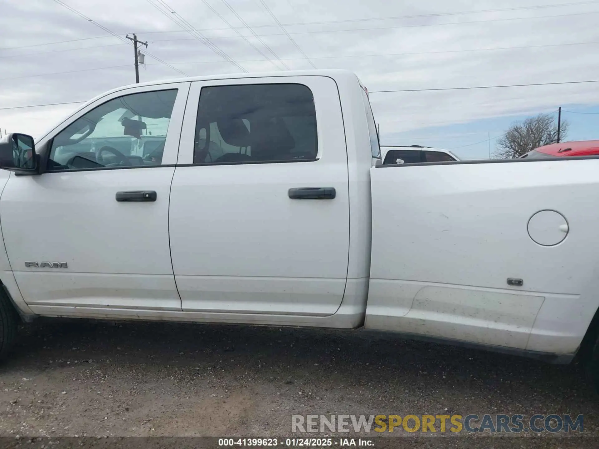 14 Photograph of a damaged car 3C63RRGL0NG151826 RAM 3500 2022