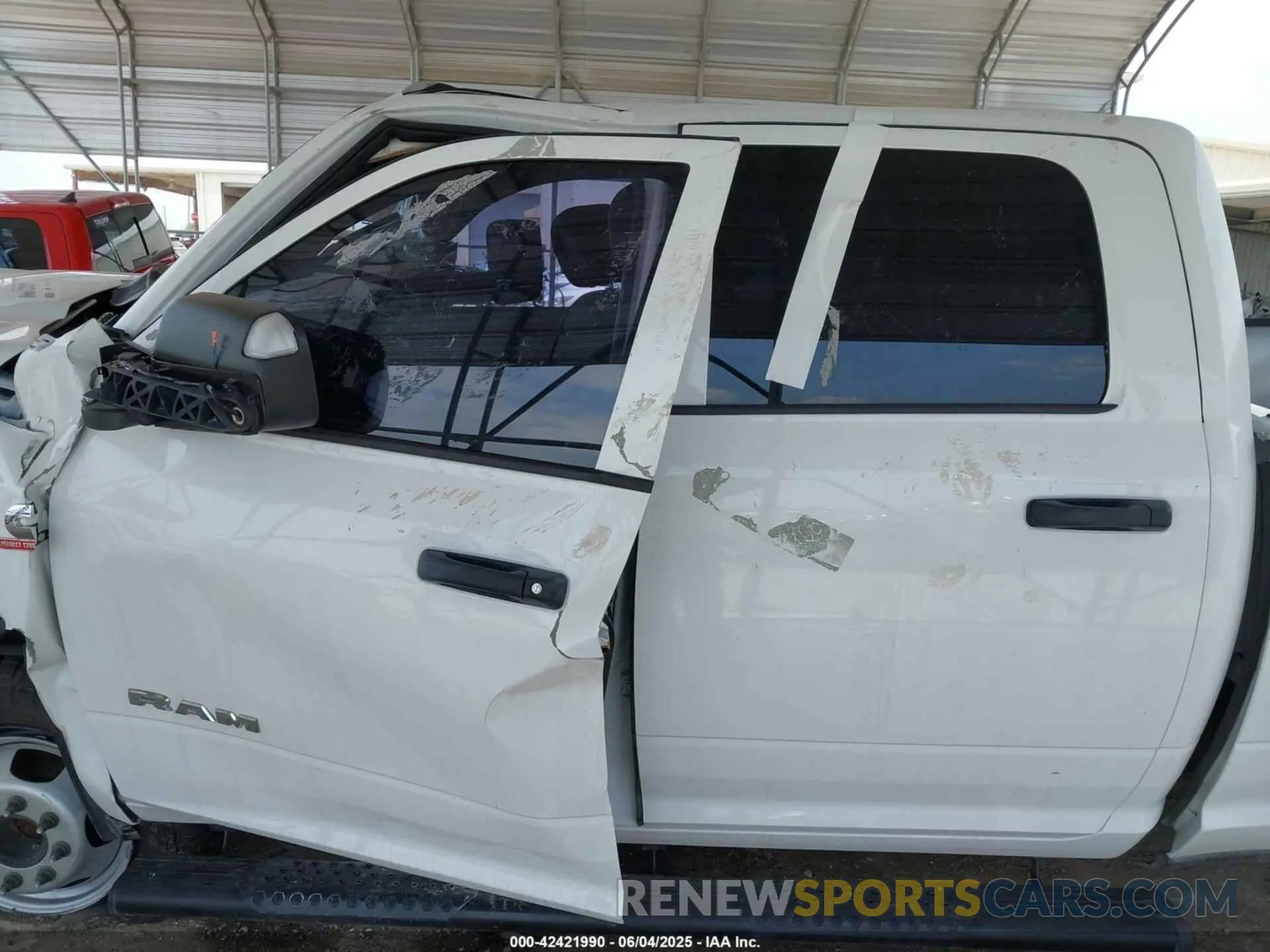 13 Photograph of a damaged car 3C63RRGL6NG139843 RAM 3500 2022