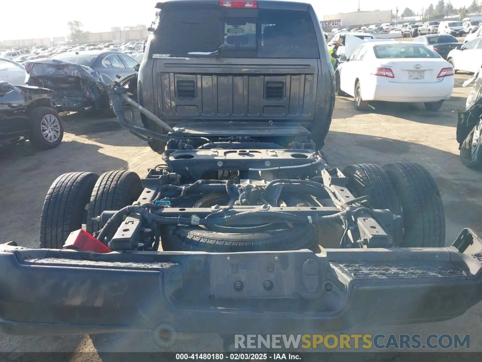18 Photograph of a damaged car 3C63RRGL6NG316195 RAM 3500 2022