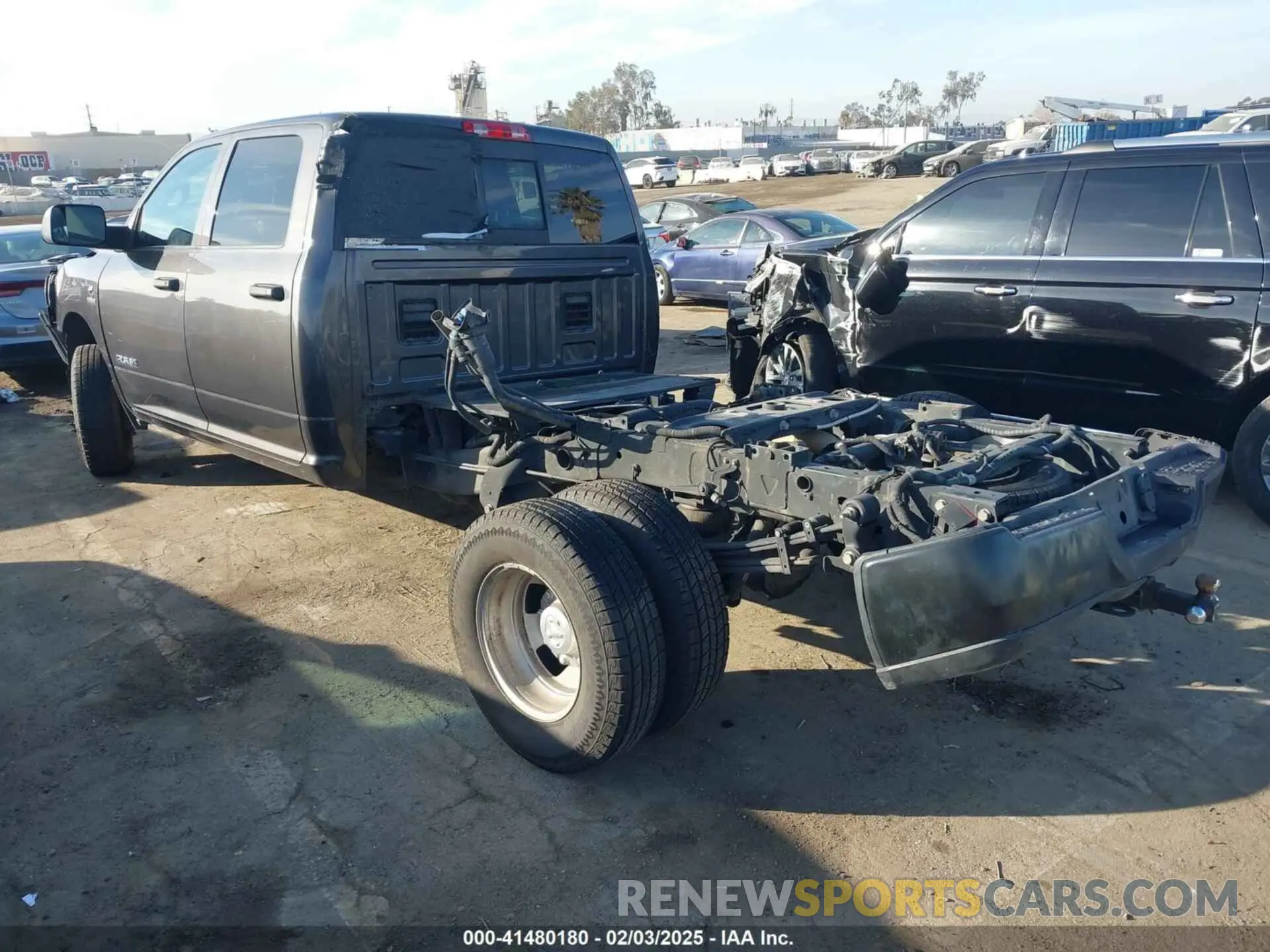 3 Photograph of a damaged car 3C63RRGL6NG316195 RAM 3500 2022