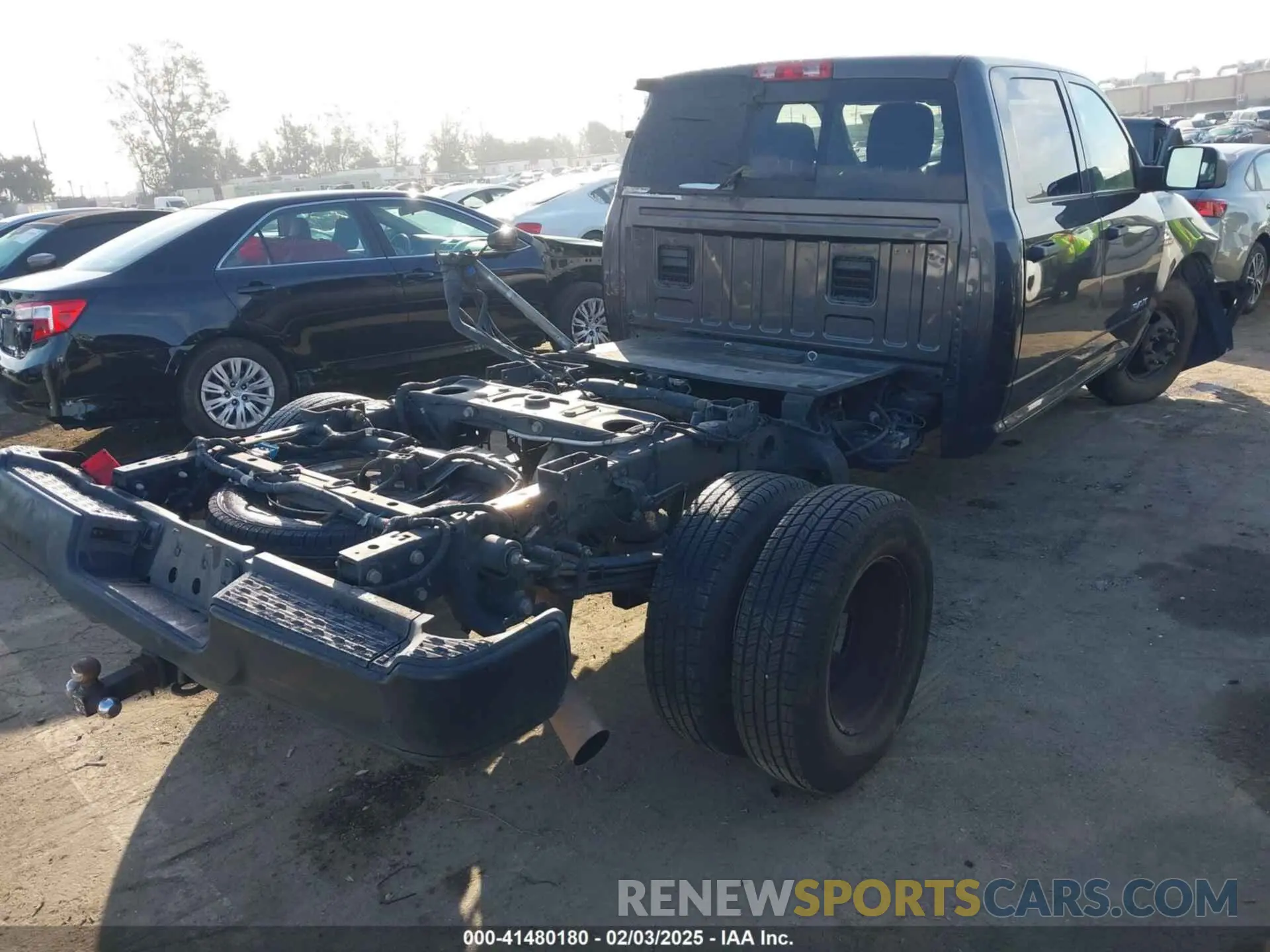 4 Photograph of a damaged car 3C63RRGL6NG316195 RAM 3500 2022