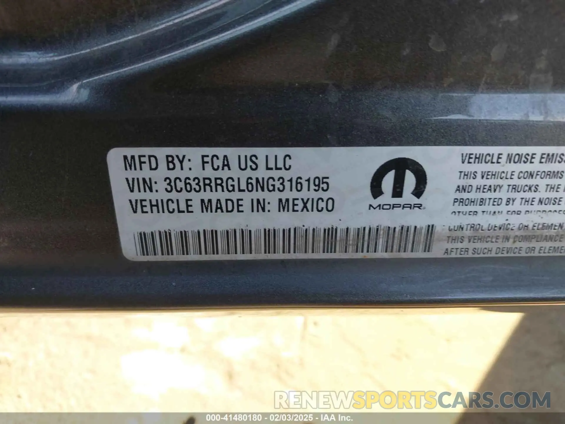 8 Photograph of a damaged car 3C63RRGL6NG316195 RAM 3500 2022