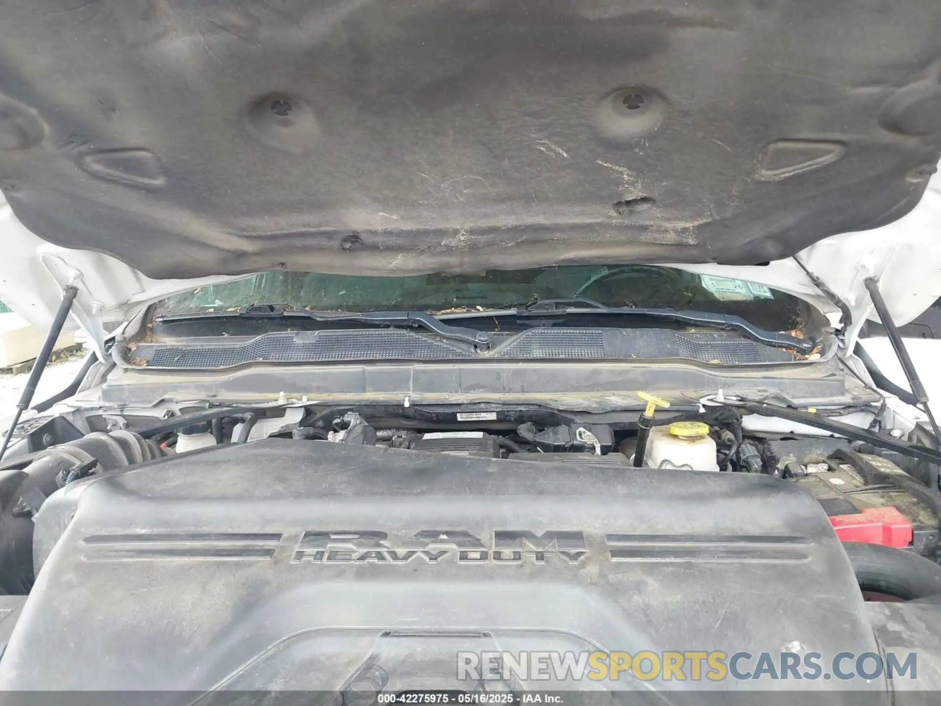 10 Photograph of a damaged car 3C63RRGL7NG152181 RAM 3500 2022