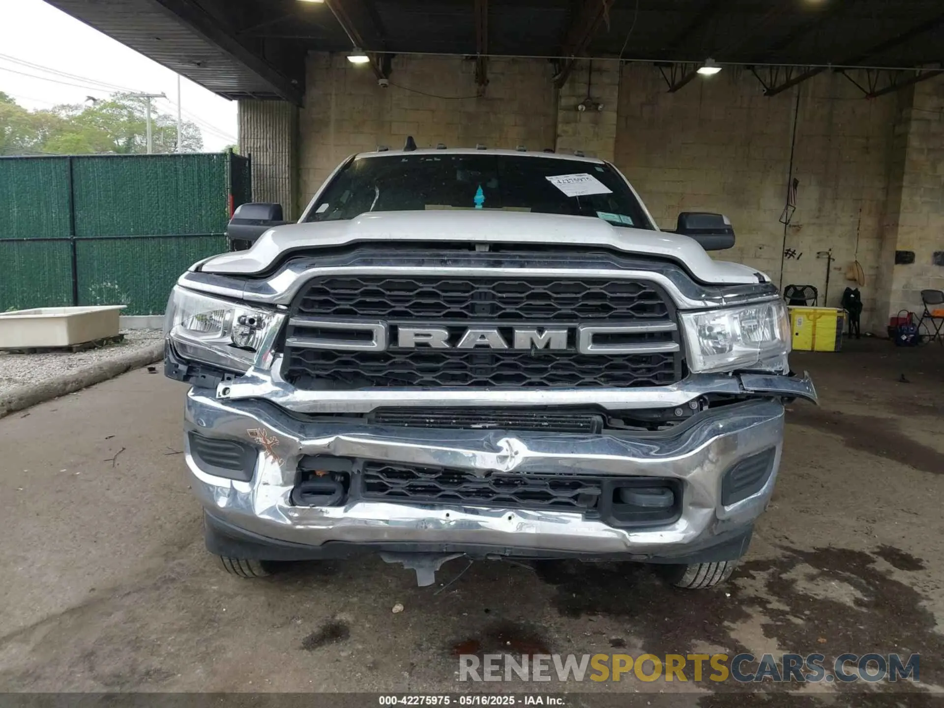 12 Photograph of a damaged car 3C63RRGL7NG152181 RAM 3500 2022