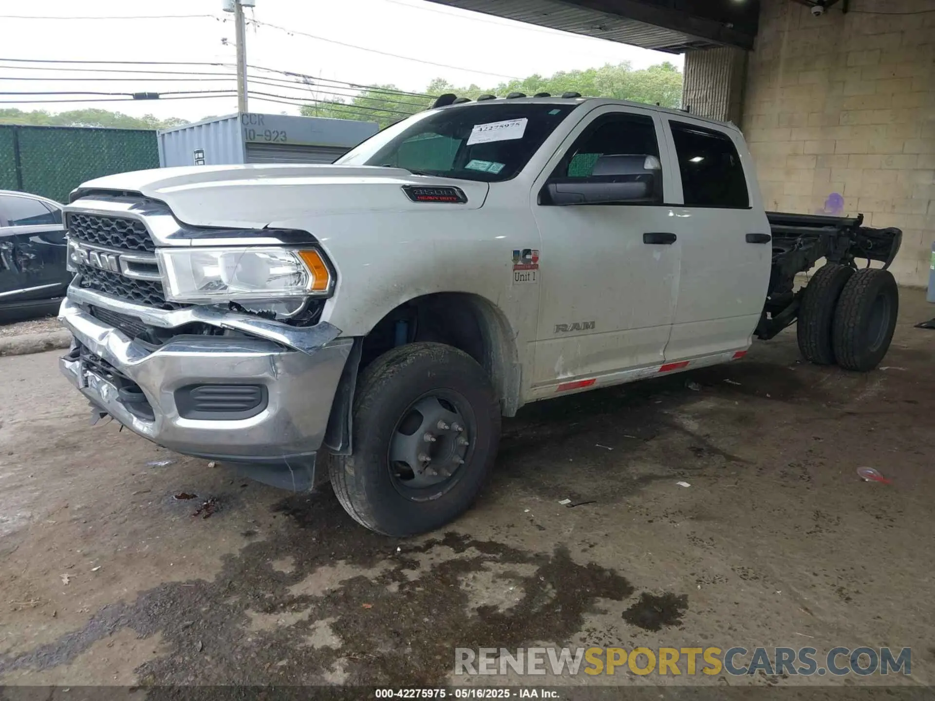 2 Photograph of a damaged car 3C63RRGL7NG152181 RAM 3500 2022