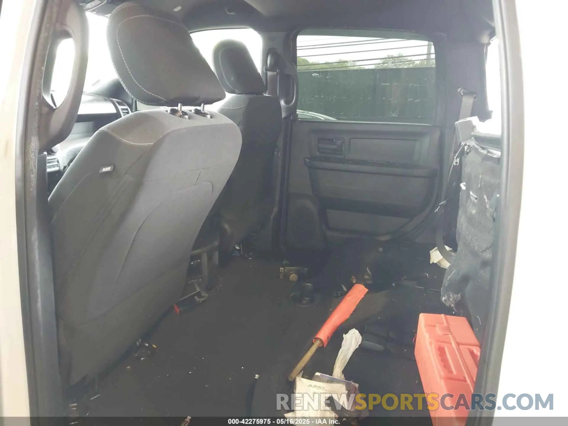 8 Photograph of a damaged car 3C63RRGL7NG152181 RAM 3500 2022