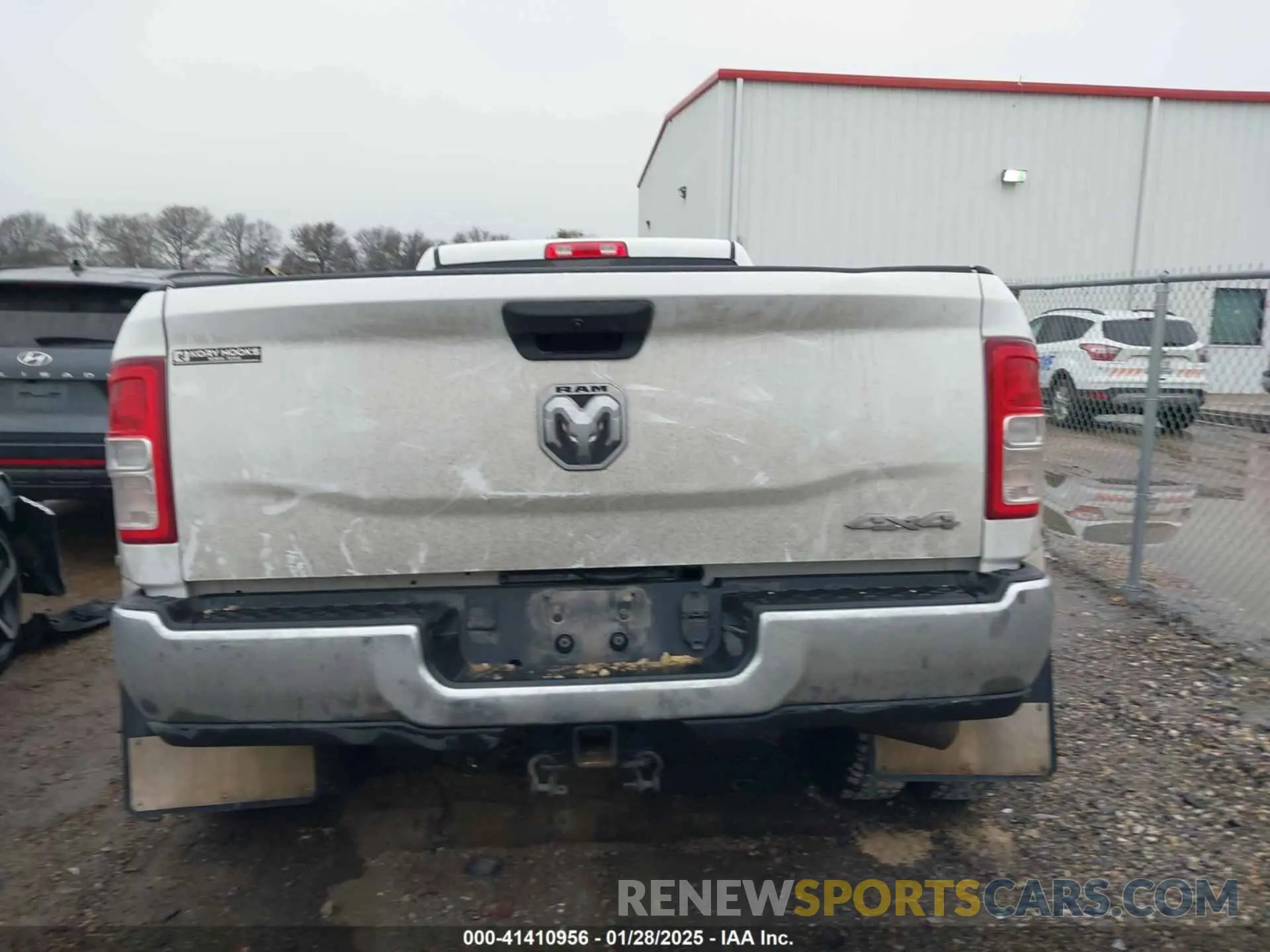 15 Photograph of a damaged car 3C63RRGL7NG316593 RAM 3500 2022