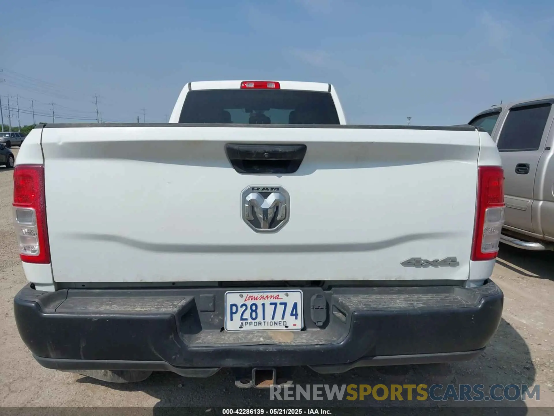 15 Photograph of a damaged car 3C63RRGL8NG303240 RAM 3500 2022