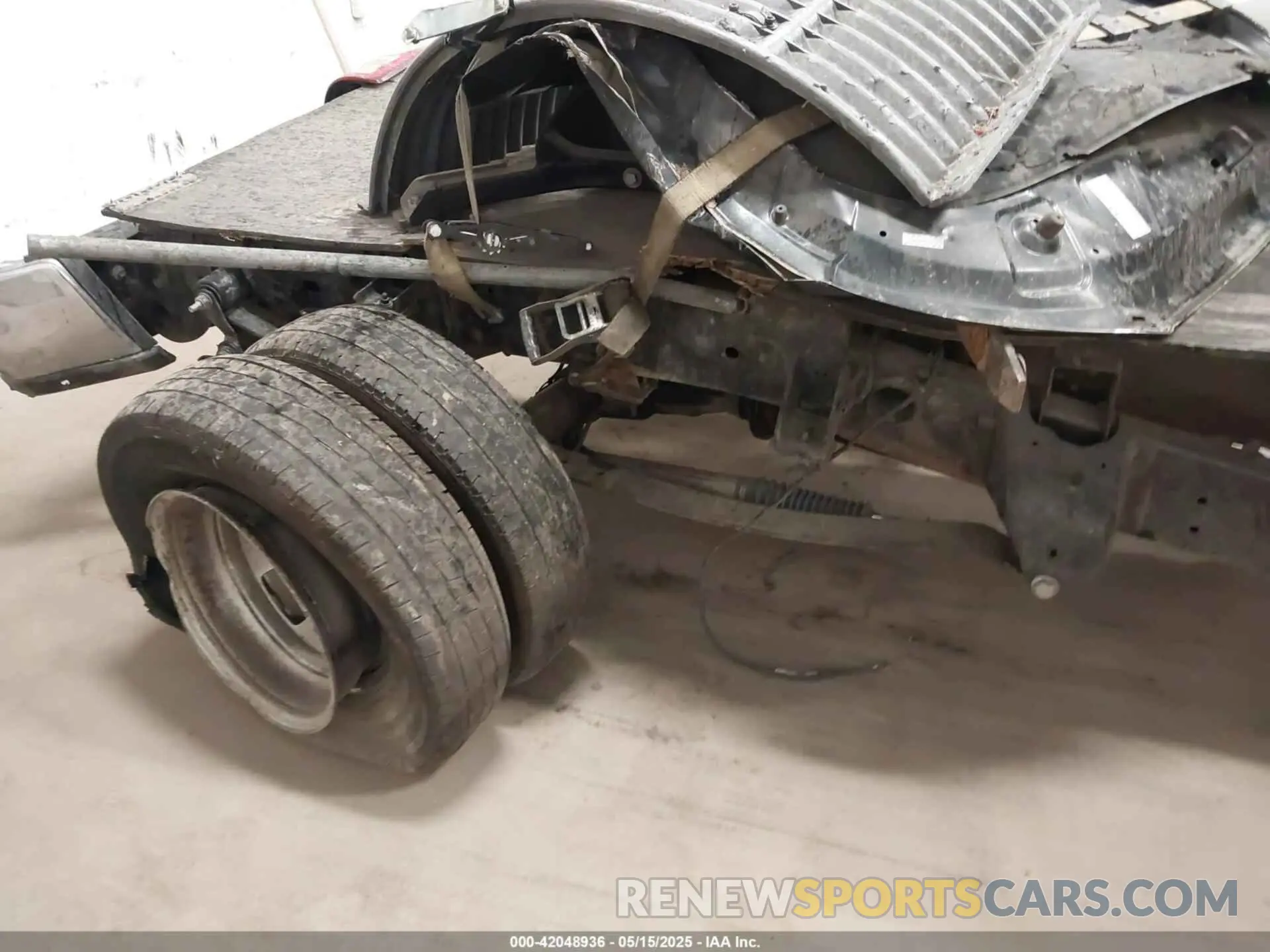17 Photograph of a damaged car 3C63RRGL9NG196294 RAM 3500 2022