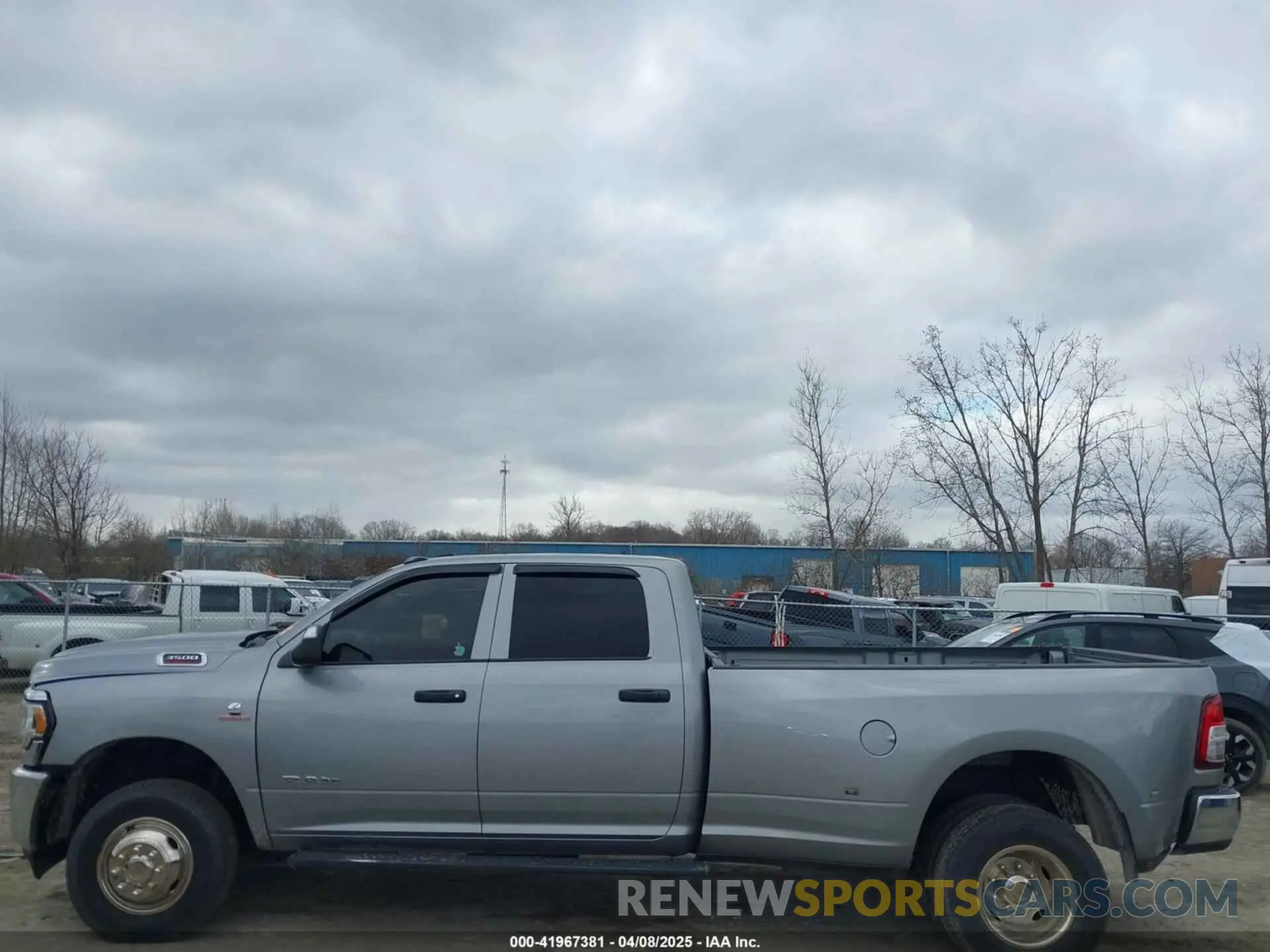 14 Photograph of a damaged car 3C63RRGLXNG136010 RAM 3500 2022