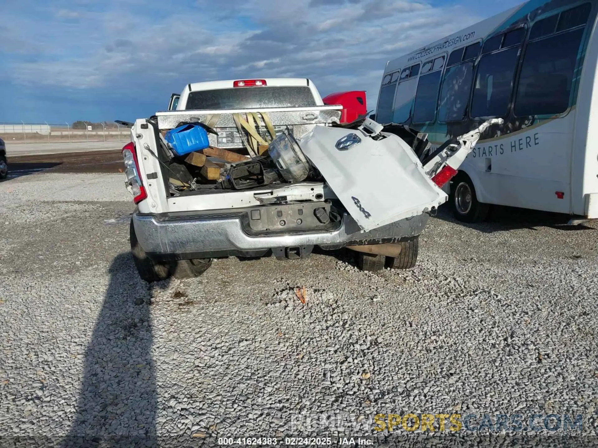 15 Photograph of a damaged car 3C63RRHL0NG302761 RAM 3500 2022