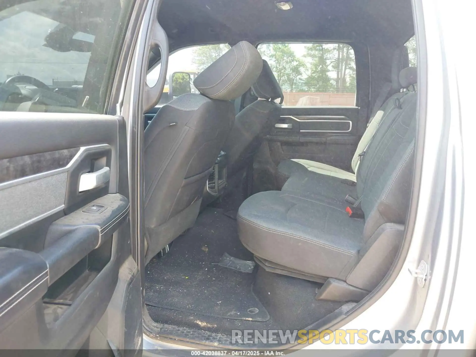 7 Photograph of a damaged car 3C63RRHL0NG311296 RAM 3500 2022