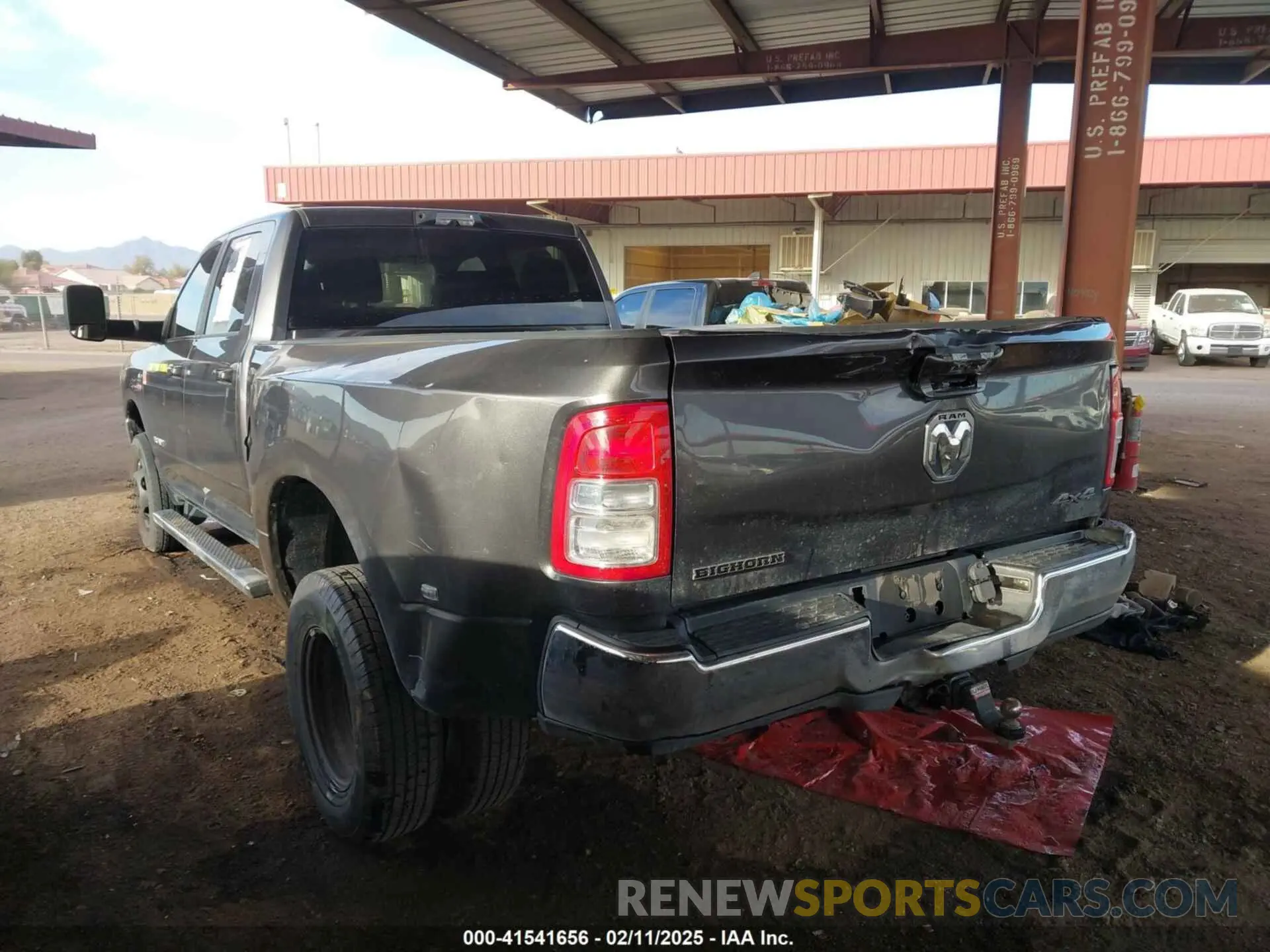 3 Photograph of a damaged car 3C63RRHL1NG189189 RAM 3500 2022