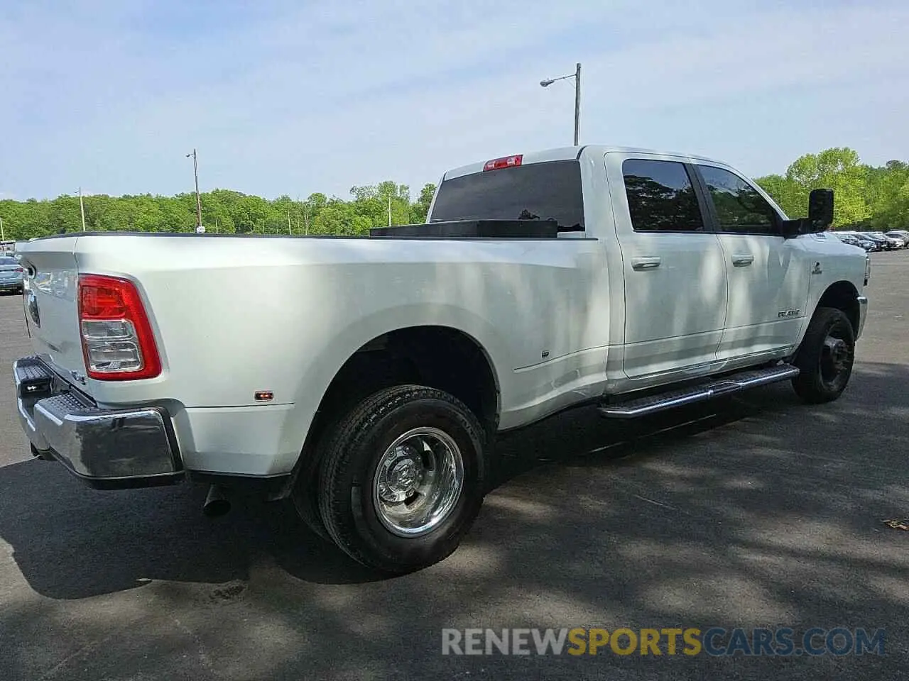 3 Photograph of a damaged car 3C63RRHL5NG291370 RAM 3500 2022
