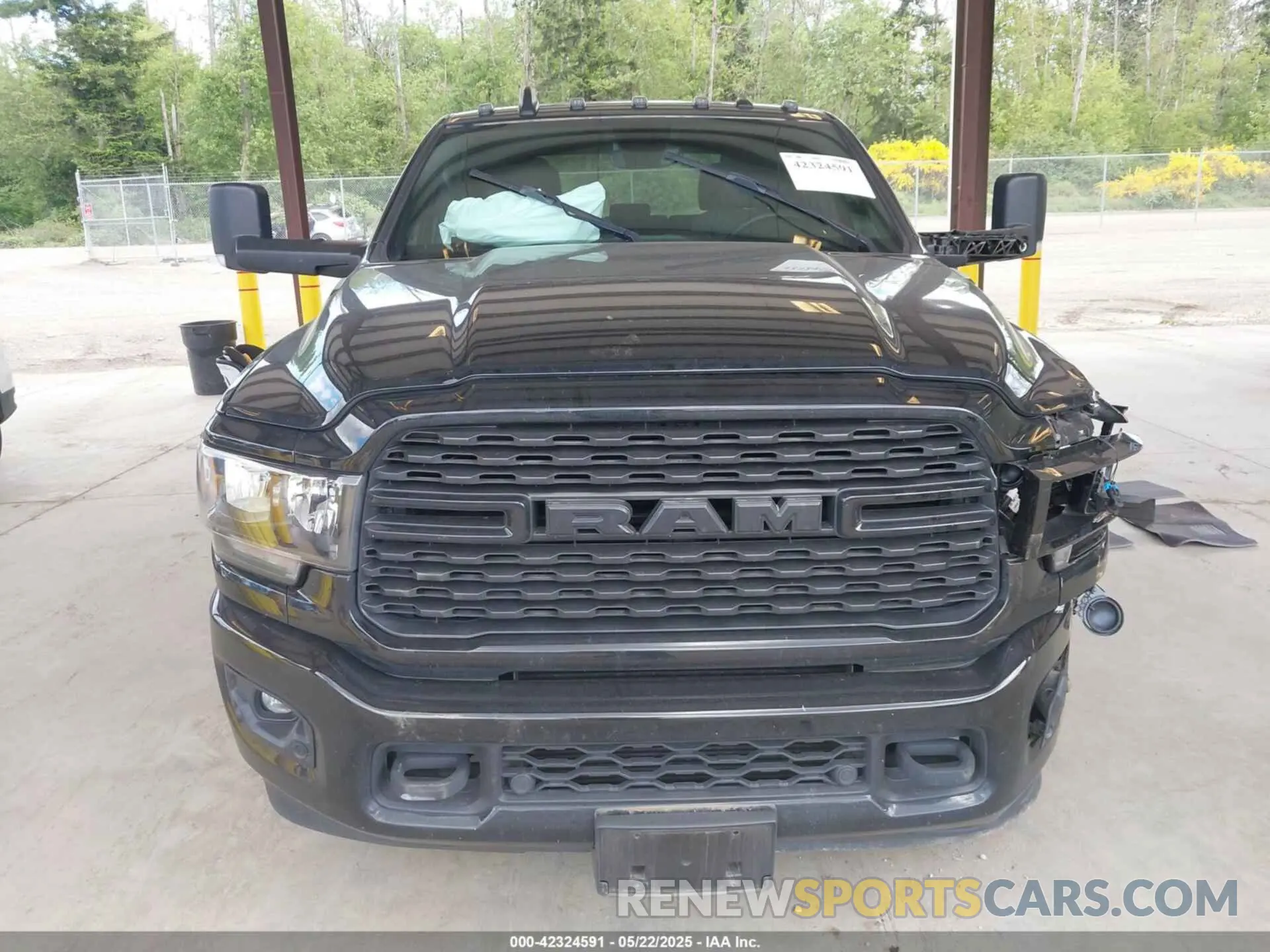 12 Photograph of a damaged car 3C63RRHL9NG135784 RAM 3500 2022