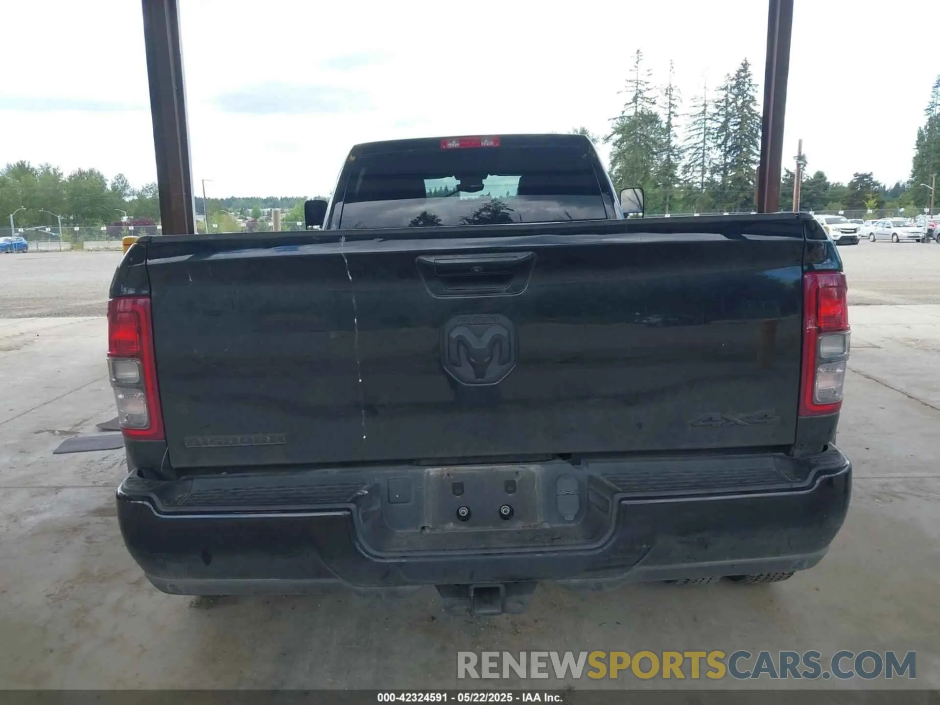 15 Photograph of a damaged car 3C63RRHL9NG135784 RAM 3500 2022