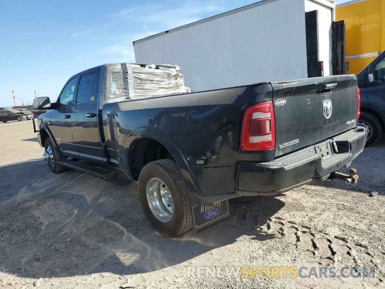2 Photograph of a damaged car 3C63RRJL9NG360720 RAM 3500 2022