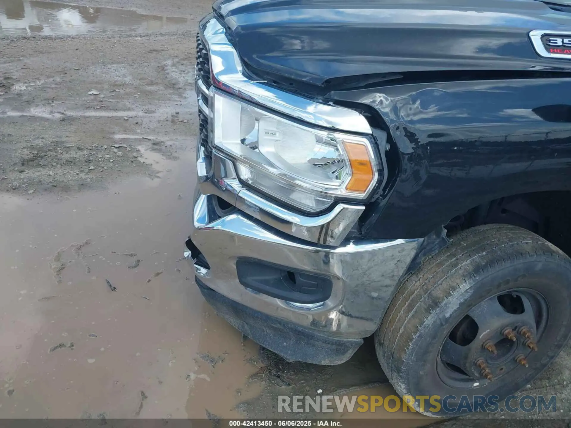 10 Photograph of a damaged car 3C63RRLL0NG175002 RAM 3500 2022