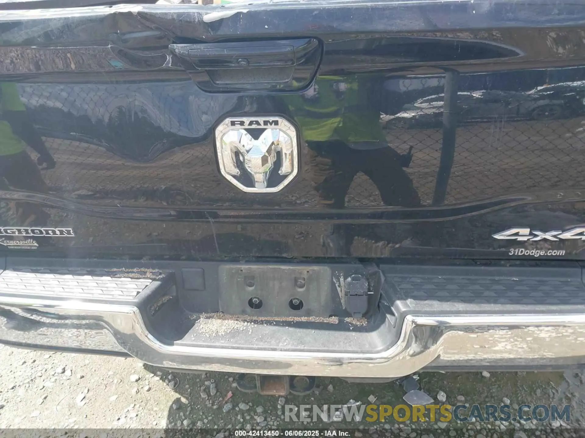 6 Photograph of a damaged car 3C63RRLL0NG175002 RAM 3500 2022