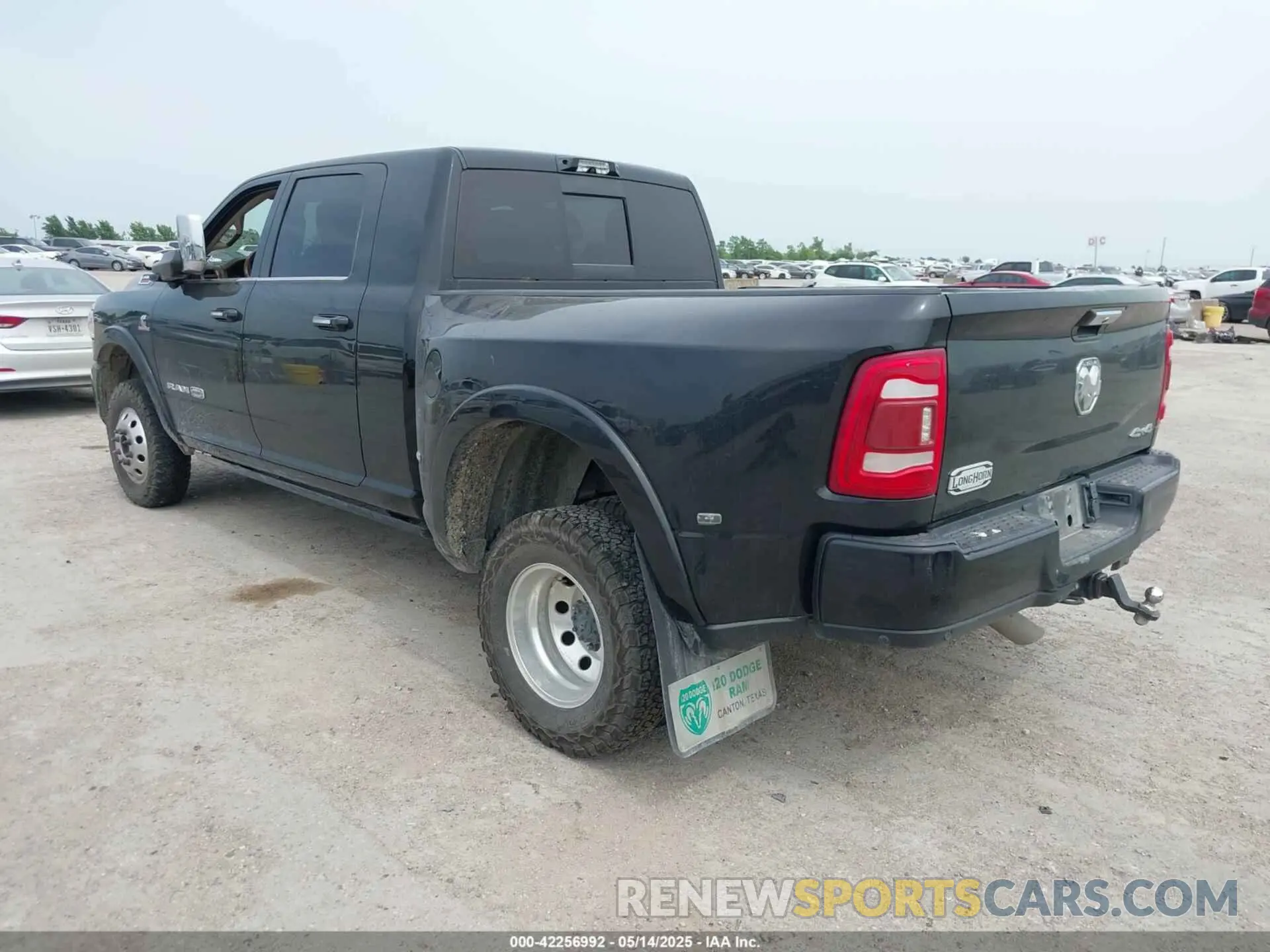 3 Photograph of a damaged car 3C63RRNLXNG402001 RAM 3500 2022