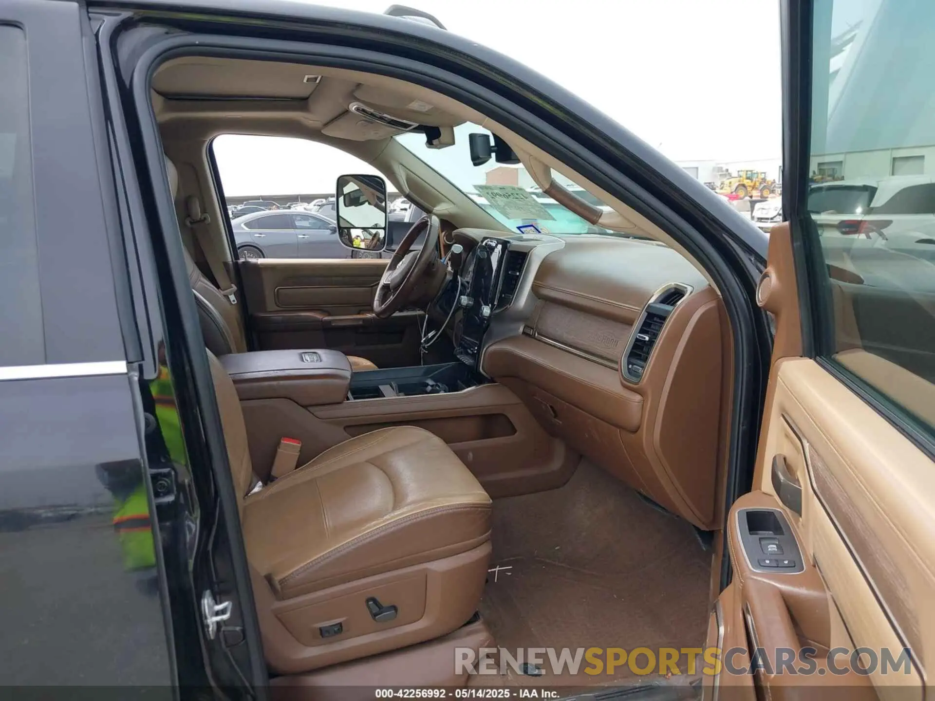 5 Photograph of a damaged car 3C63RRNLXNG402001 RAM 3500 2022