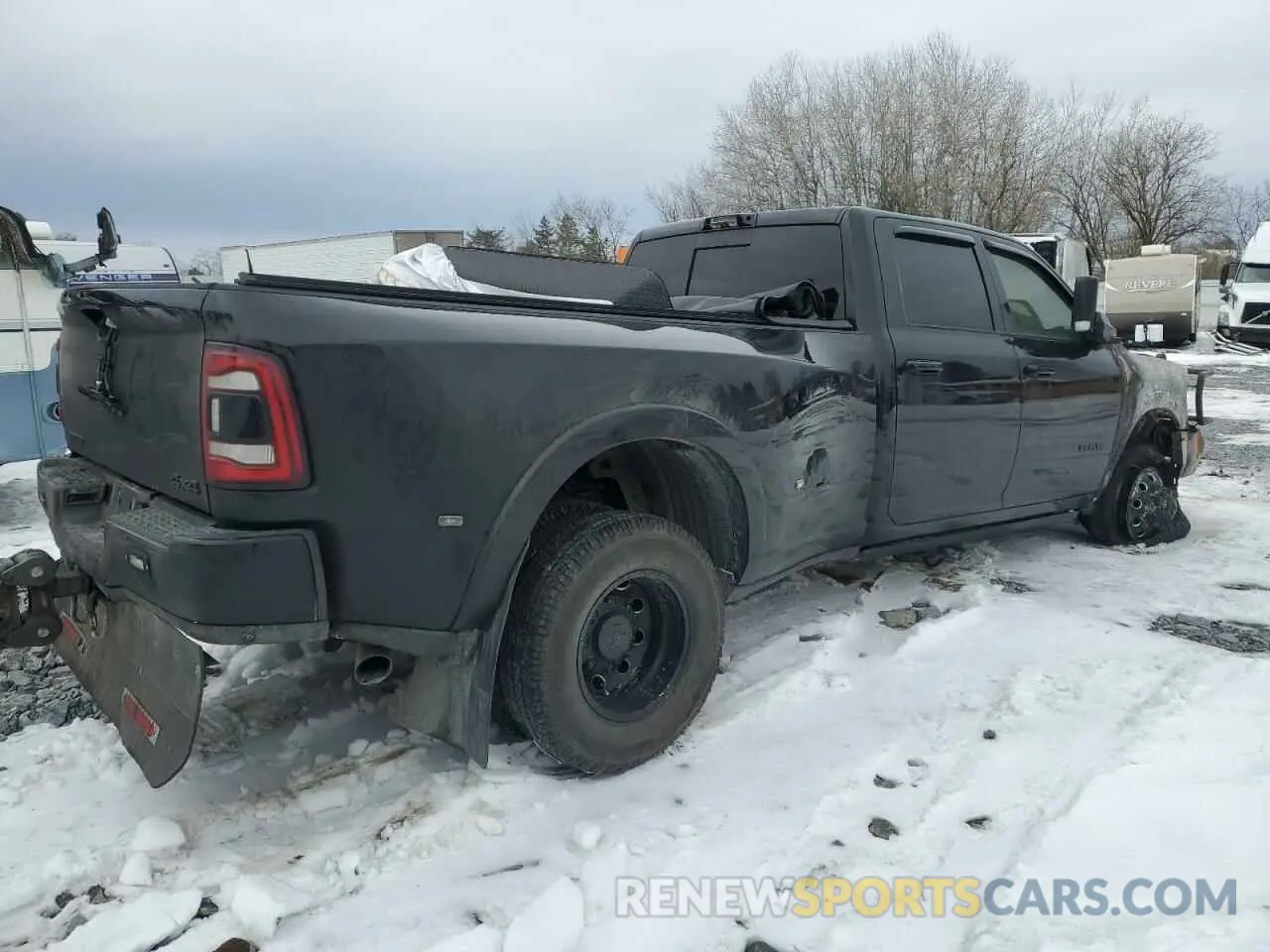 3 Photograph of a damaged car 3C63RRRL7NG267408 RAM 3500 2022