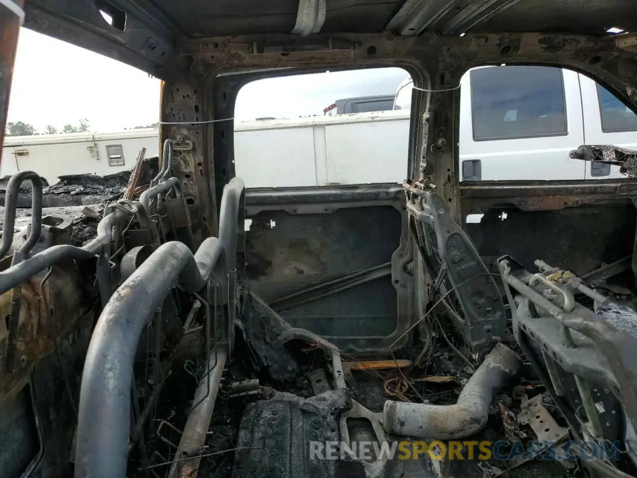 10 Photograph of a damaged car 3C6CRRJL5NG414756 RAM 3500 2022
