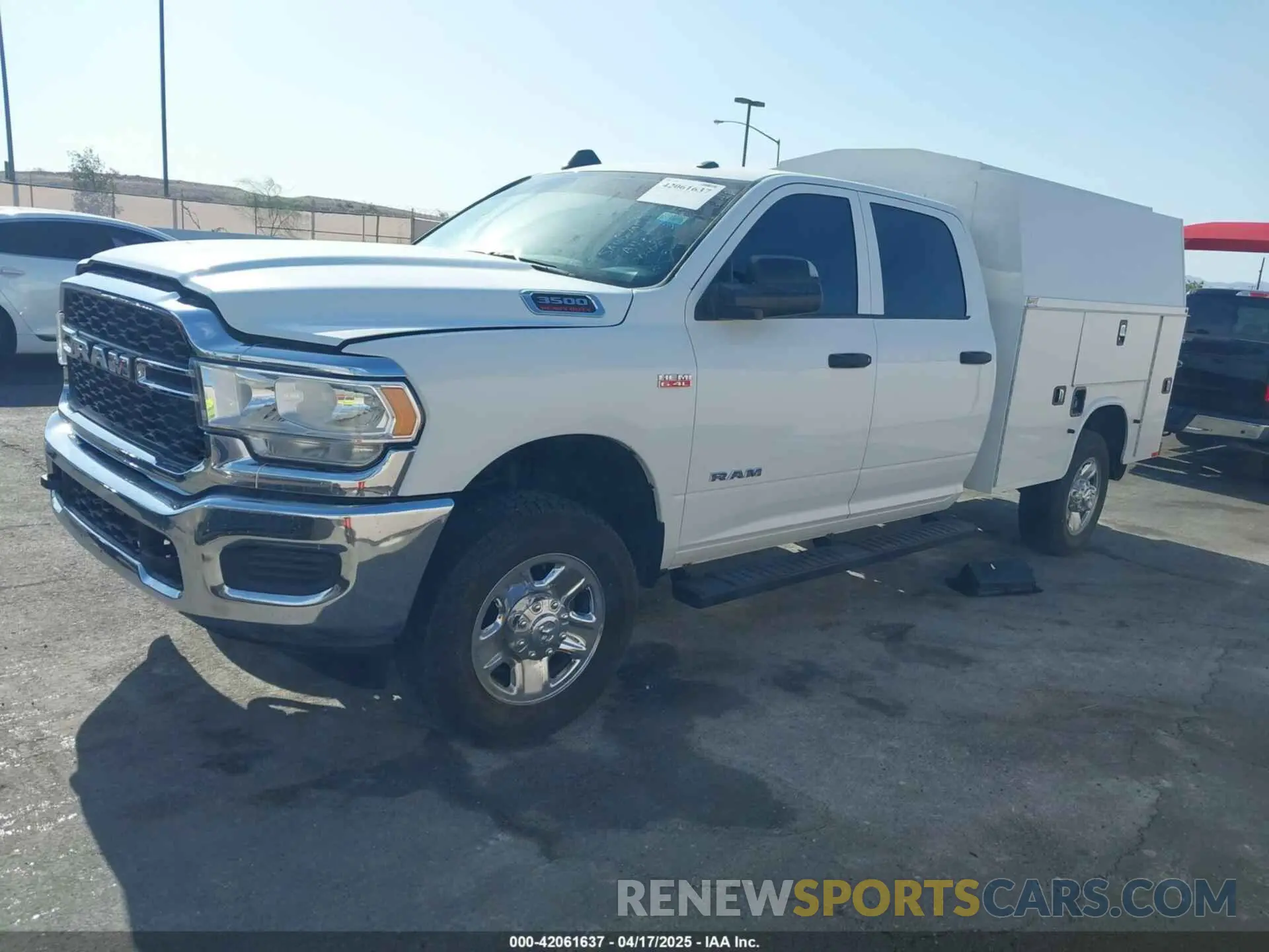 14 Photograph of a damaged car 3C7WR3GJ0NG226450 RAM 3500 2022