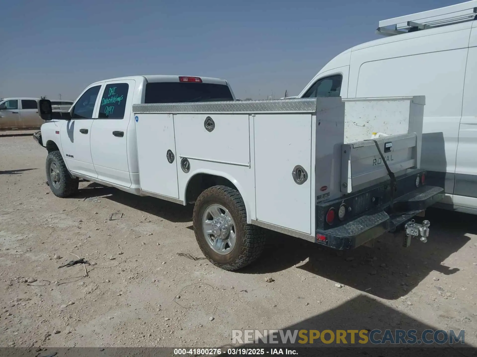 3 Photograph of a damaged car 3C7WR3GJXNG226441 RAM 3500 2022