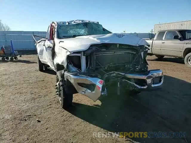 10 Photograph of a damaged car 3C8RRGL5NG1145000 RAM 3500 2022