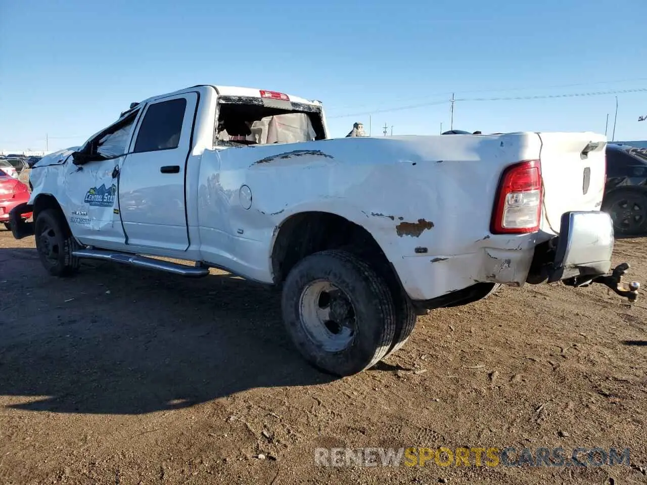 2 Photograph of a damaged car 3C8RRGL5NG1145000 RAM 3500 2022