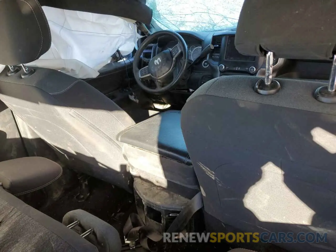 8 Photograph of a damaged car 3C8RRGL5NG1145000 RAM 3500 2022